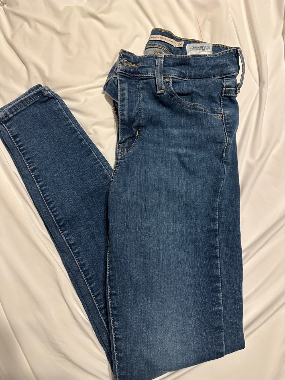 Levi's Women's Medium Blue Skinny Jeans